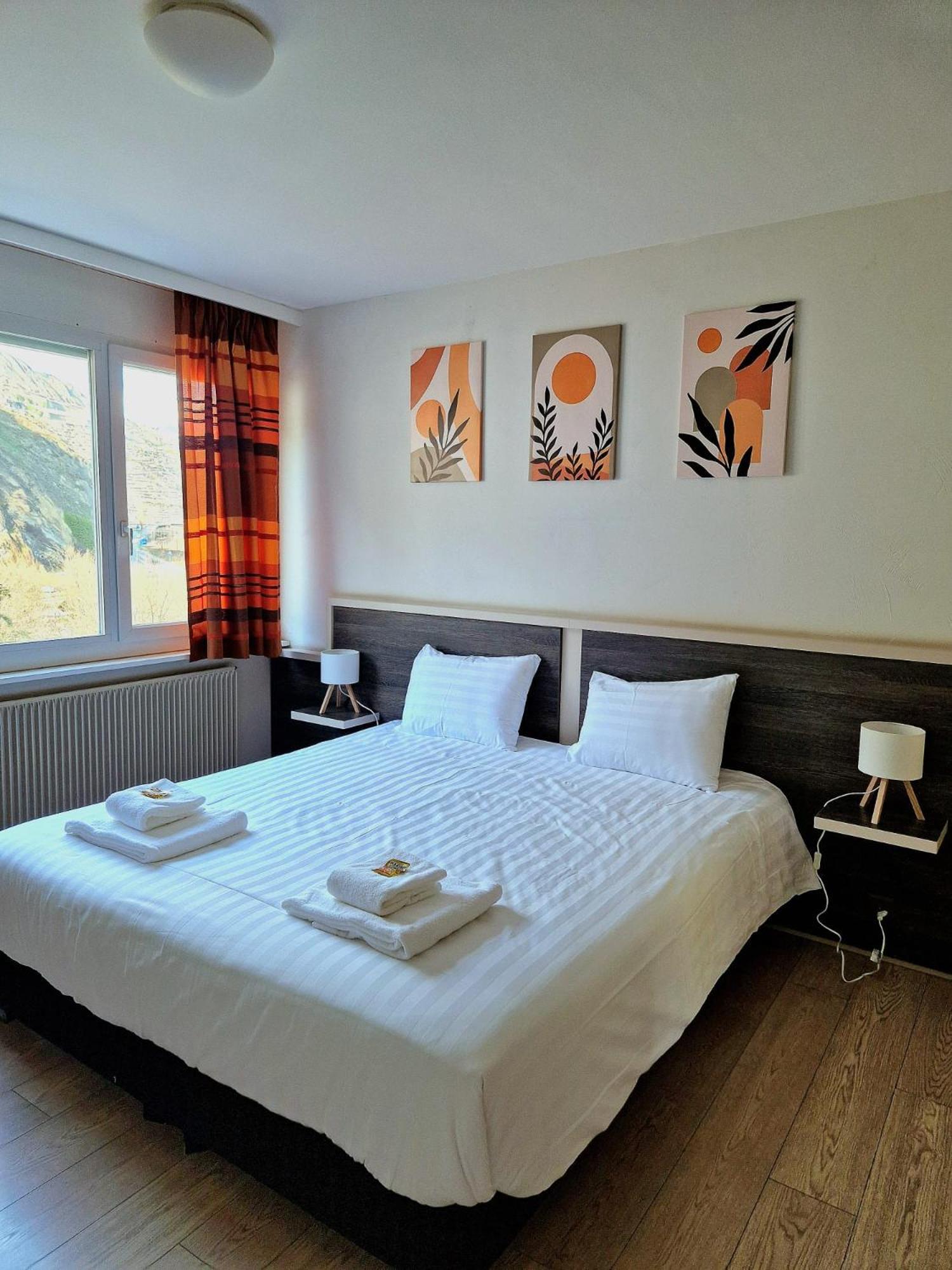 Hotel Castel Сион Екстериор снимка