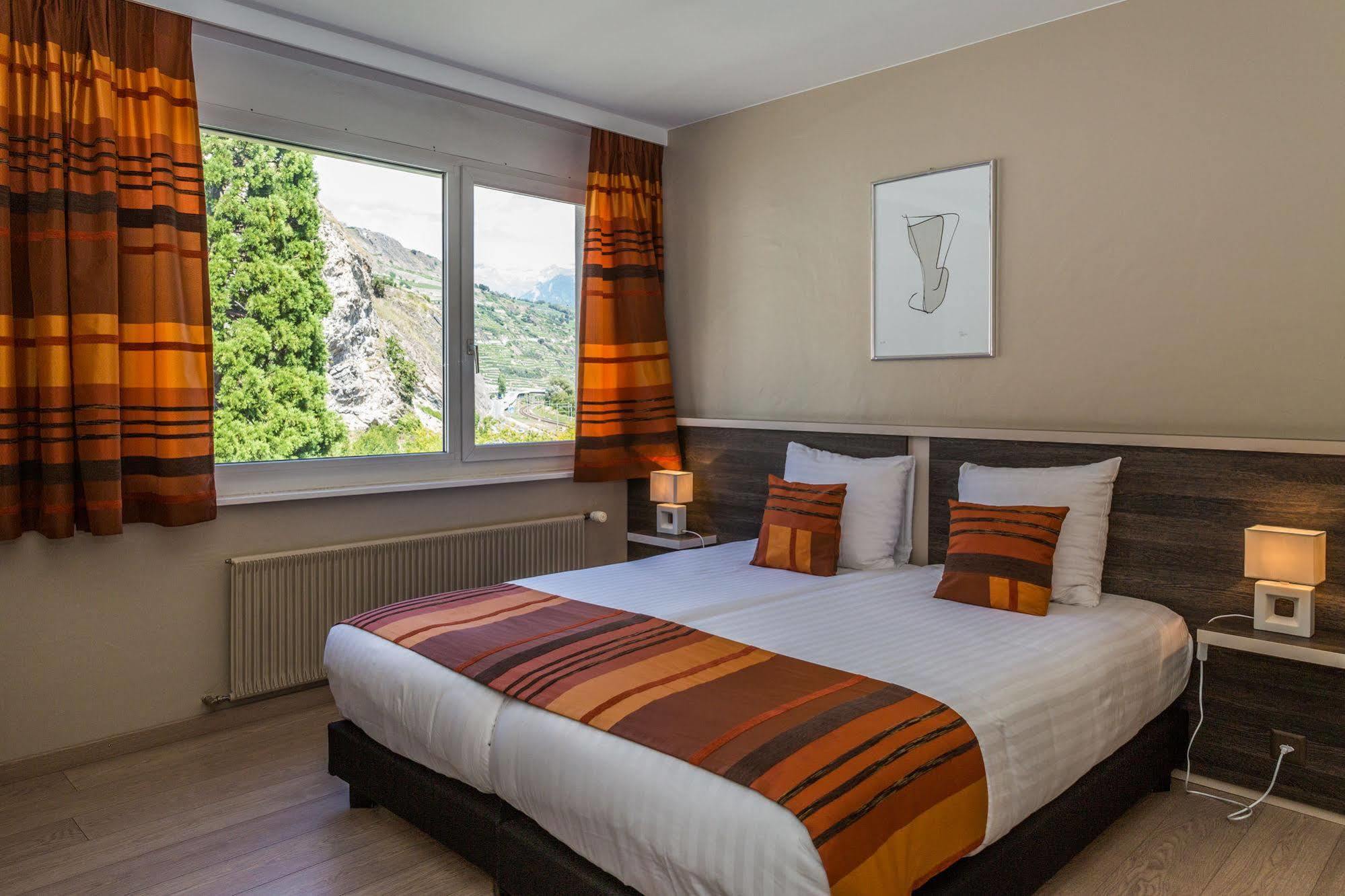 Hotel Castel Сион Екстериор снимка
